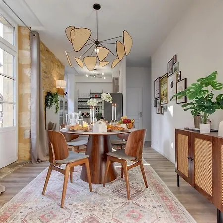 Elegant 4 Pers Terrace Parking Heart Of