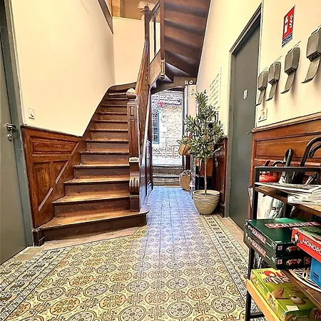 Elegant 4 Pers Terrace Parking Heart Of דירה